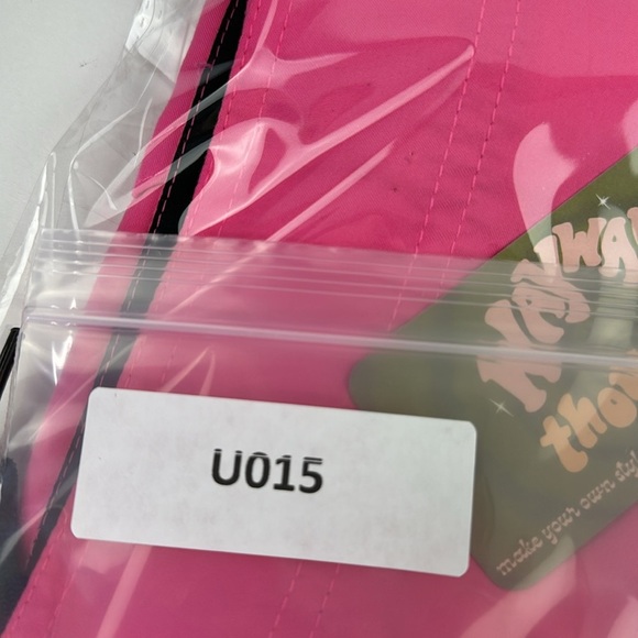 Hurley Men's bright pink board shorts - Picture 10 of 10